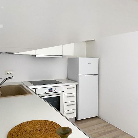 Summer Getaway: Stunning 1 Bedroom Apartment! Polis 外观 照片